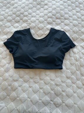 Women's Black Short Sleeve Workout Crop Top